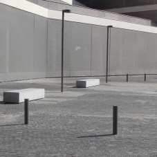 bolardo tubular gris